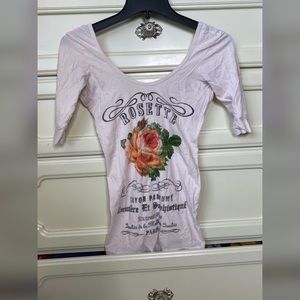 Graphic scoop neck shirt